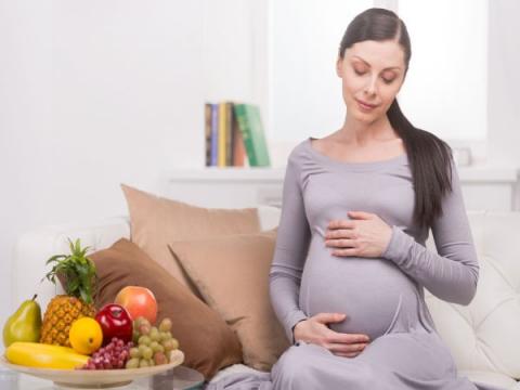 أطعمة تحفّز عملية الولادة المبكرة أطعمة تحفّز عملية الولادة المبكرة
