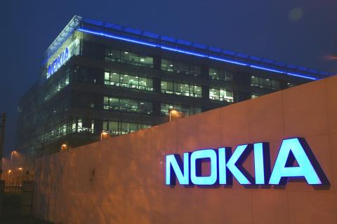 Nokia ... تستحوذ على Alcatel-Lucent 