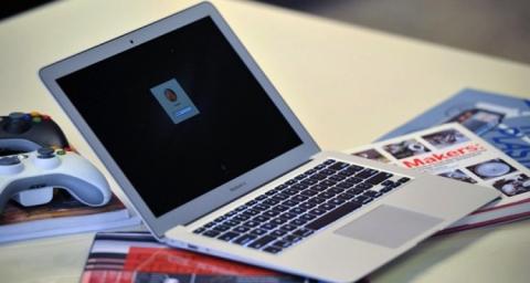 Apple .... ستصدر نسخة جديدة من الحاسب المحمول الماك بوك آير بشاشة الريتنا