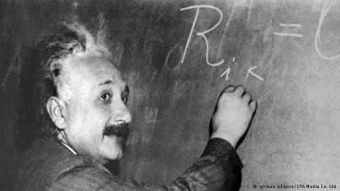 علماء يثبتون نظرية حيرت أينشتاين!