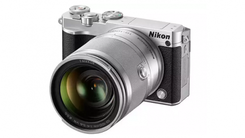 نيكون تكشف عن أسرع كاميرا مع عدسات قابلة للتبديل في العالم