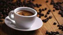 تناول أكثر من 5 فناجين قهوة يوميا يضر بالصحة