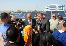 افتتاح أول محطة للطاقة الشمسية بالقرية الذكية