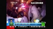 بالفيديو : الصين.. توقيف سيارة فيها 51 شخصاً مخصصة لستة أشخاص