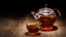 الشاي يحمي عظام المسنين من الكسر
