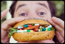 الإفراط في تناول المكملات الغذائية قد يصيب بالسرطان